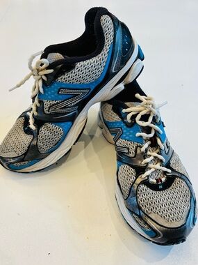 New Balance 1080 v2 Mens Blue and Gray Mesh Athletic Sneakers size 8